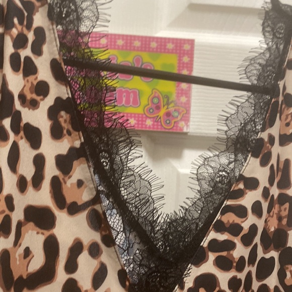 NWOT Animal print blouse - Picture 2 of 7